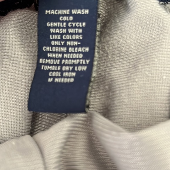 🇺🇸RALPH LAUREN SHORTS W/POCKETS SZ L GREY W/WHITE STRIPS ON SIDES GREAT COND. - Picture 5 of 5